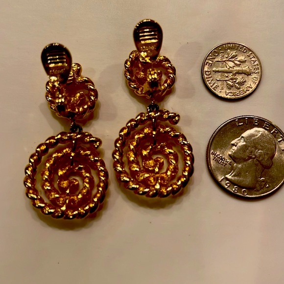 Monet Excellent Condition Nautical Coiled Rope Clip Earrings.Non tarnish &shiny - Picture 2 of 4